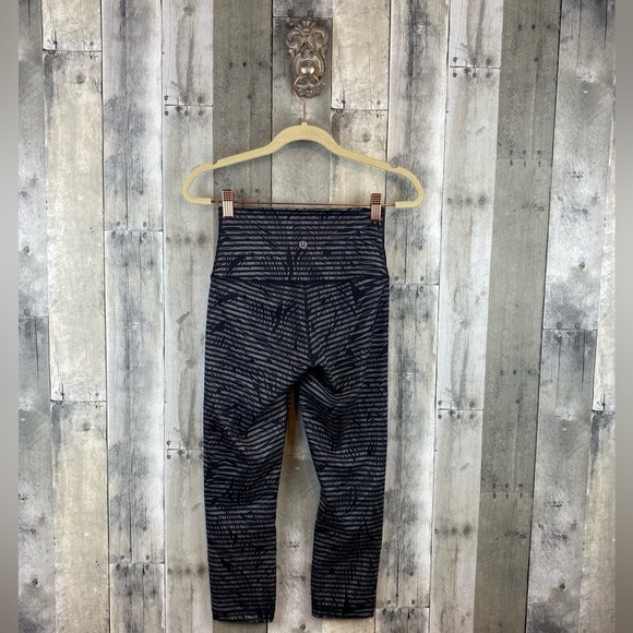 Lululemon Wunder Under Pant *Full-On Luon in Stripe Play Slate Black Size 4. - Picture 4 of 15